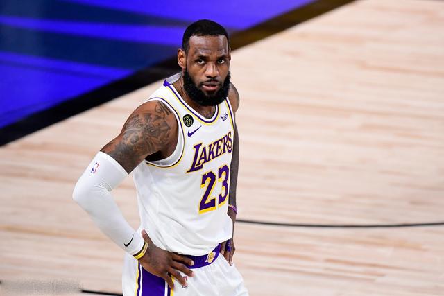布朗32分米切尔空砍33分 凯尔特人大胜骑士1-0